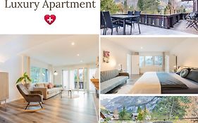 Modern Designed, Luxury Mountain View Apartment